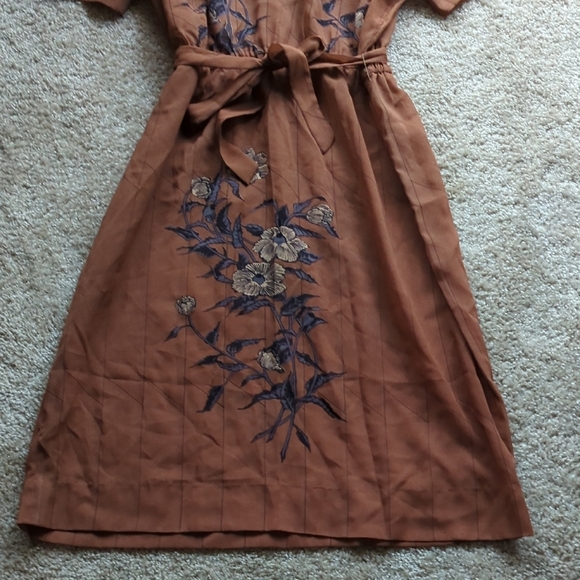 Vintage Floral Embroidered Brown Dress - Picture 3 of 11